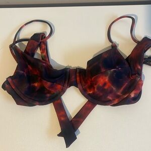 Skatie Swim Bikini Top NWT